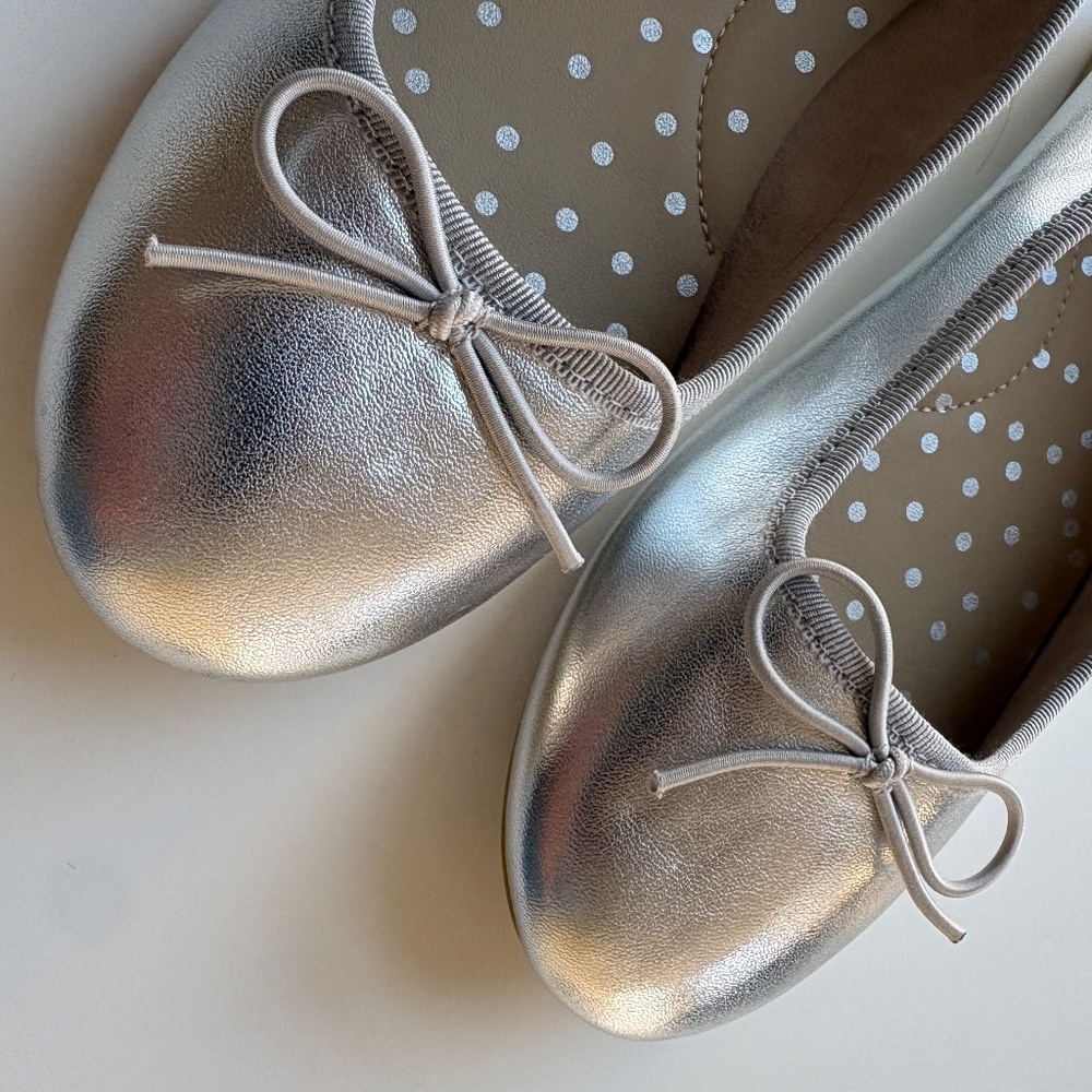 Dress shoes